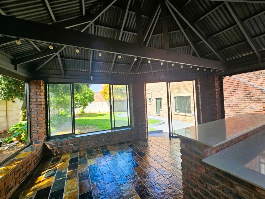 5 Bedroom Property for Sale in Stilbaai Wes Western Cape